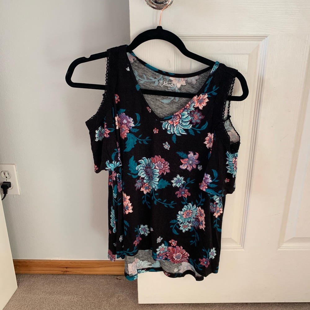 Off the shoulder Mudd Floral Blouse